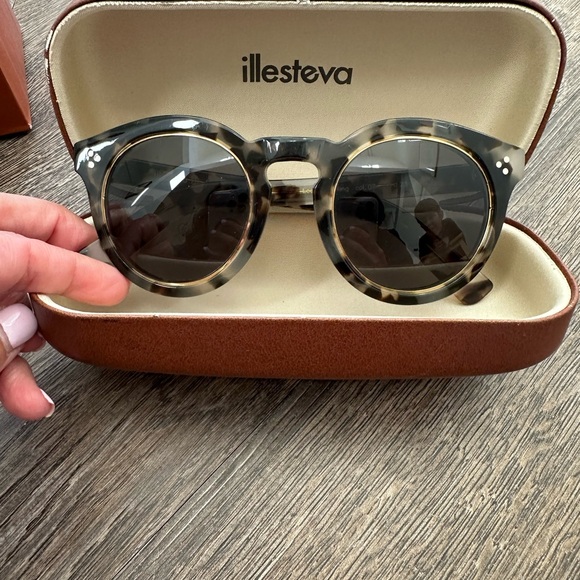 Illesteva Round Tinted Sunglasses main image 7